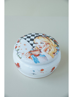 Шкатулка "Алиса в стране чудес"