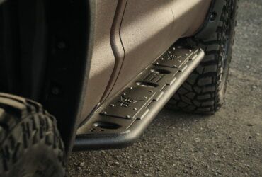 Пороги силовые BMS ALFA для Tayota Tundra Double Cab 2007-2021 (2 шт.)