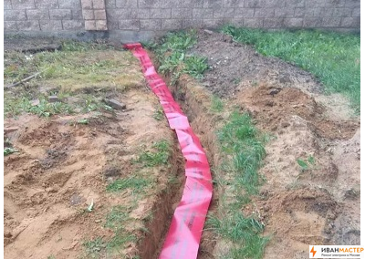 Прокладка бронированного кабеля на участке на даче ИВАНМАСТЕР