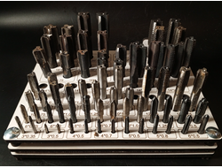 Набор метчиков на подставке