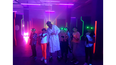 Зомби посетит (по желанию) детский день рождения в развлекательном центре LazerFrag