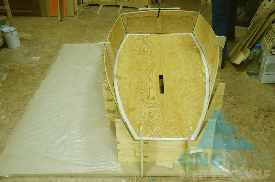 Сборка корпуса яхты Оптимист Фото 7