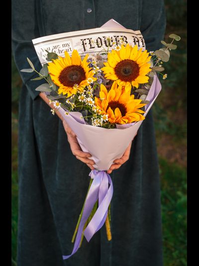 Букет с подсолнухами