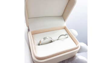 Обручальные кольца "Галочки" из белого родированного золота.