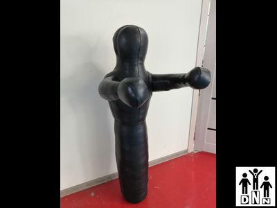 Манекен для борьбы одноногий классический (высота 1,1м, вес 10-15 кг, натуральная кожа до 2 мм) DNN