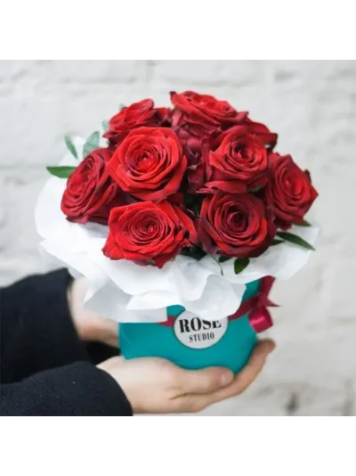 11  роз в шляпной коробке (цвет на выбор)