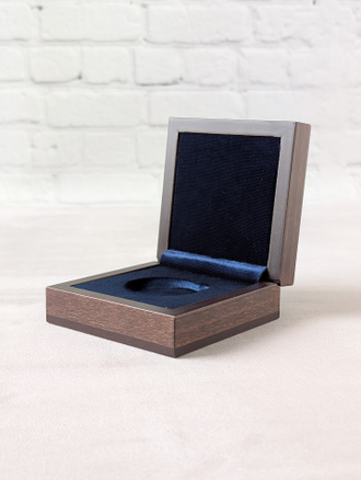 Футляр для медали из дерева, изготовление на заказ