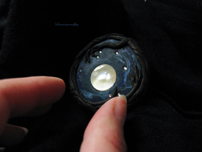 Однажды в полнолуние... Авторская брошь из полимерной глины с винтажным перламутром и стразами Swarovski