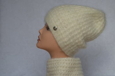 Белая женская однослойная вязаная шапка Vizio 5967 CLO