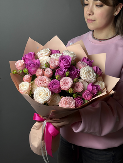 Букет из пионовидных кустовых роз, 9шт