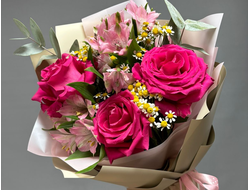 Букет роз и альстромерии  "Взрыв".