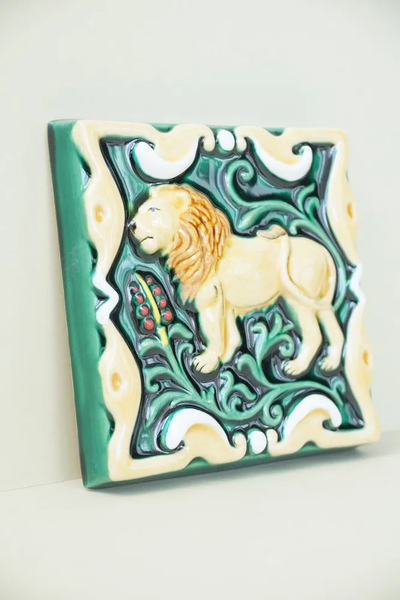 Лев цветной (керамическая плитка)