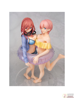 Фигурка 1/7 Мику Накано и Итика Накано (Miku Nakano,  Ichika Nakano)