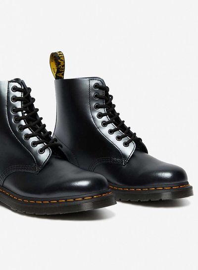 Женские ботинки Dr Martens 1460 SMOOTH Chroma Silver черные