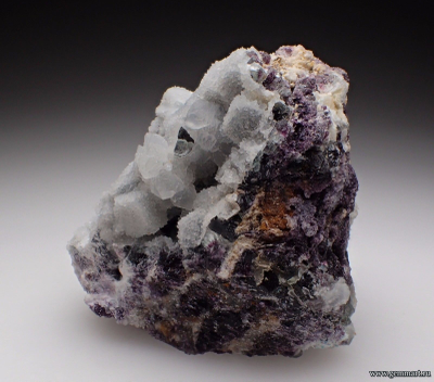 Флюорит, 2-х генераций. Намибия.43*39*37мм.