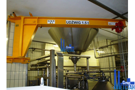 Кран консольный настенный