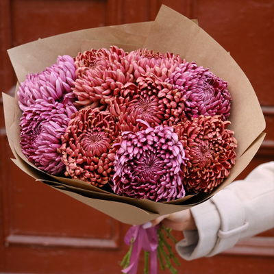 Букет из 9 хризантем бигуди