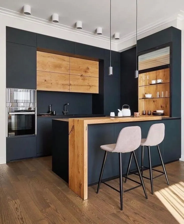 Кухня угловая с барной стойкой, 3000*2500мм. Материал фасадов МДФ+ЛДСП. Срок изготовления от 30 рабочих дней. Цена на момент изготовления 185000 руб.