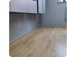 Плинтус ХДФ Dollken S100 100мм Х 2,575 м 1012/1202 Светло-серый в интерьере 6