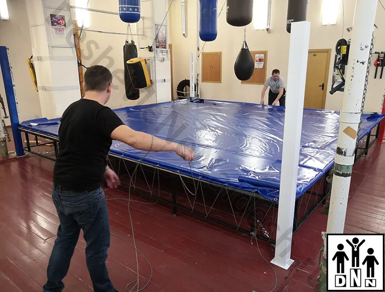 Монтаж ринга на помосте