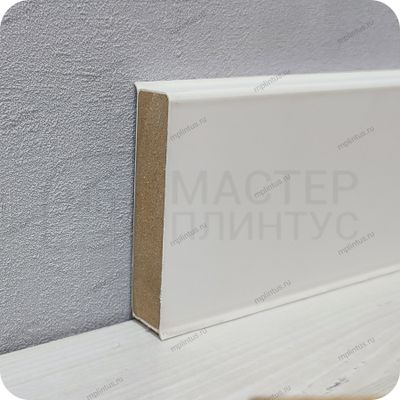 Напольный плинтус с мягким краем Dollken Cubu Flex Life XL, высота 80 мм. толщина 16 мм. цвет белый