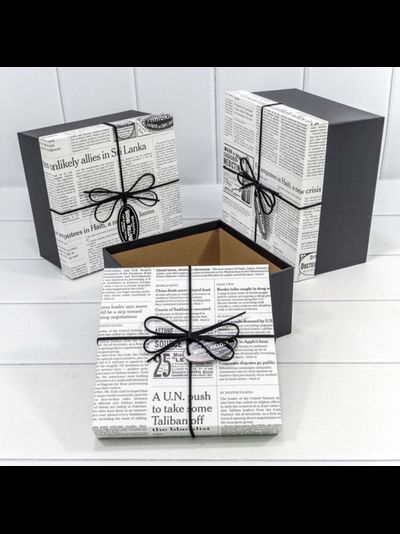 Коробка подарочная с бантом &quot;Газета&quot; (бело-черная), 17*17*9,3см