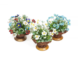 Корзина цветов из самоцветов, разные виды