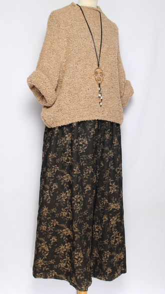 БРЮКИ-ЮБКА джинс-гобелен "БЕЗ КАРМАНОВ" букетики цветов черные, синие р.46-54