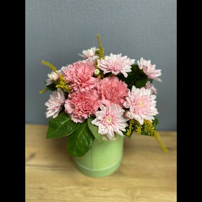 Композиция в шляпной коробке