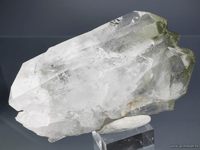 Горный хрусталь, "фаден - с белой полосой" с включениями хлорита. Северная Осетия. 68*44*20мм