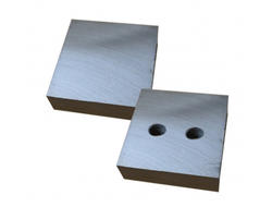 Нож для резчика арматуры ТСС GQ-40 (к-т из 2-х деталей, один сплошной, второй с 2-мя отверстиями М14х2, 84х84х26мм)