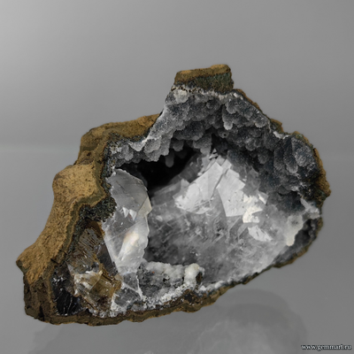 Кальцит, халцедон, гейландит (?). Индия. 60*45*30мм