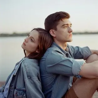 Сложности в отношениях — фотореалистичный квадратн