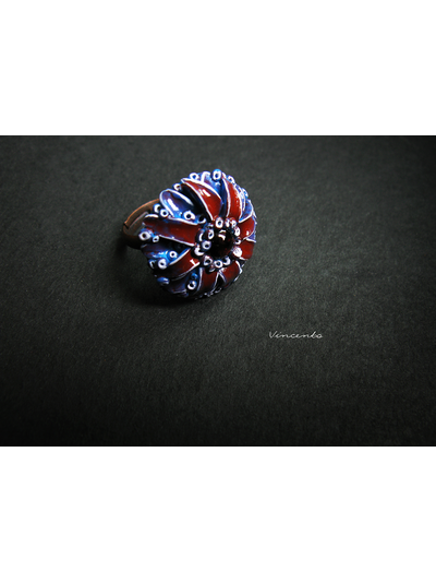 Необычное кольцо "Волшебникум" с гранатовой вставкой