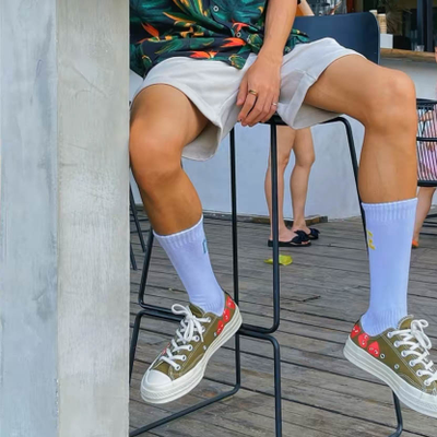 Как выглядят на мужчинах Кеды Converse Comme des Garcons низкие хаки 162976C