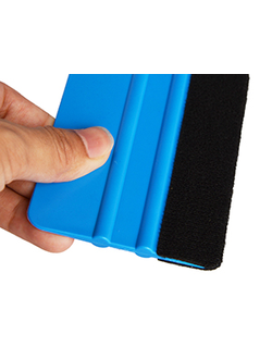 Ракель пластиковый с фетровой полосой для поклейки авто пленки.