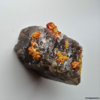 Барит и аурипигмент. 37*35*30 мм