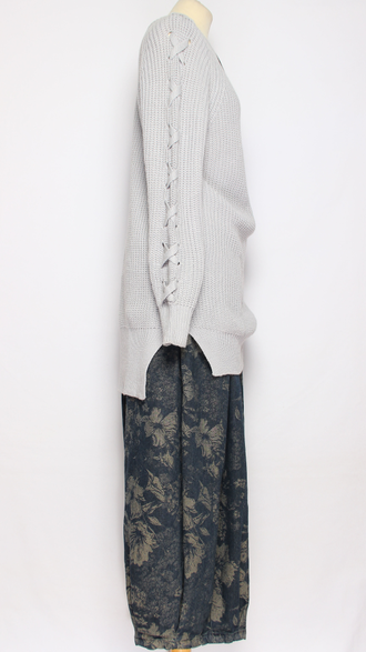 ДЖЕМПЕР "ПЛЕТЕНИЕ ПО РУКАВУ" мокко, серый р.44-48