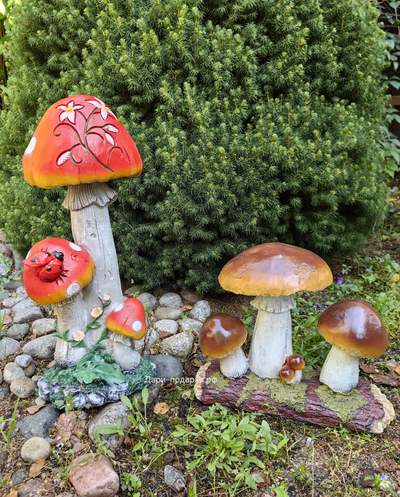 МАСЛЯТА на пеньке  29*30см   1,7кг   полистоун Россия 1748/012499