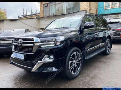 Рестайлинг Toyota Land Cruiser 200 из 2008-2015 в Lounge 2021 года