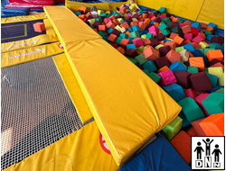 Мат защитный между батутом и ямой поролоновой 1450х800х700 DNN