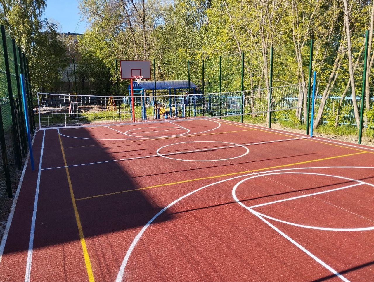 Бесшовное резиновое покрытие для спортивной площадки Йошкар-Ола