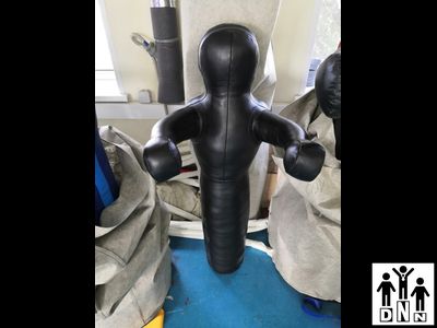 Манекен для борьбы одноногий классический МОБНК 0 (натуральная кожа,высота-1,2м, вес 28-33 кг, толщина кожи до 2 мм) DNN