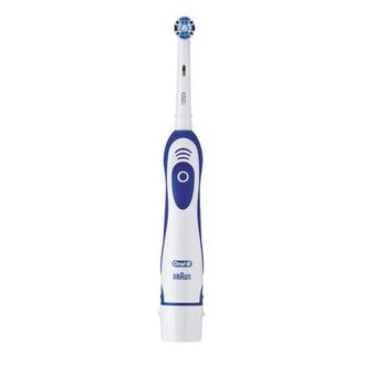 Зубная щетка ORAL-B Advance Power.