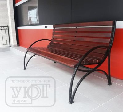 Скамейка (металлический профиль, массив сосны)