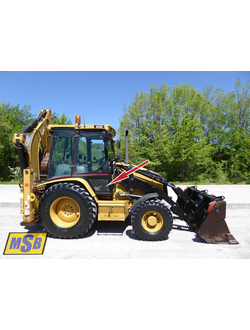 Стекло дверное нижнее правое на Caterpillar 428d, Caterpillar 432d