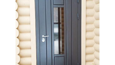 Входная стальная дверь со стеклопакетом  в частный дом. пос. родной