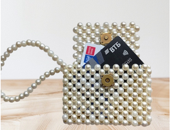 Визитница эксклюзивная из бусин, цвет кремовый, размер 10 см * 7 см