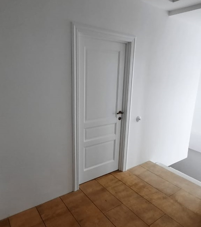 ЛАЙНДОР (УЛЬЯНОВСК)/ МОДЕЛЬ КАЛИНА-К/ НАТУРАЛЬНЫЙ ШПОН ЯСЕНЯ/ ТОН 70 (ТЕКСТУРНАЯ БЕЛАЯ ЭМАЛЬ )