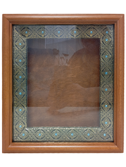 Киот деревянный с басменной рамой, декорированной стразами для иконы формата 17,5 х21см